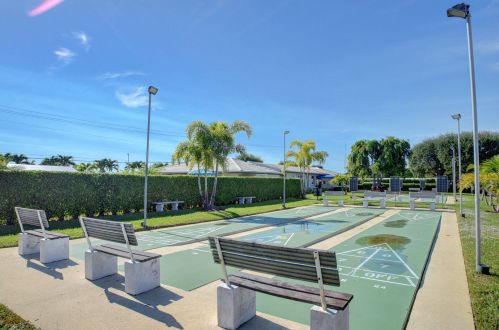 908 7 Ave, Boynton Beach FL 33435-3879 exterior