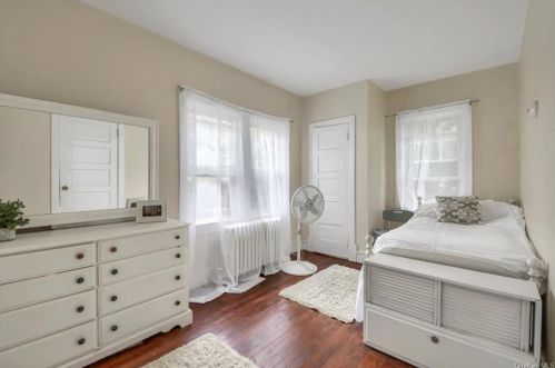 64 Prospect Ave, Valhalla NY 10595-1925 exterior