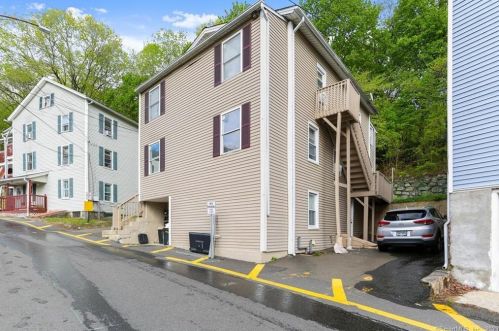 47 Gilbert St, Derby CT 06418-2015 exterior