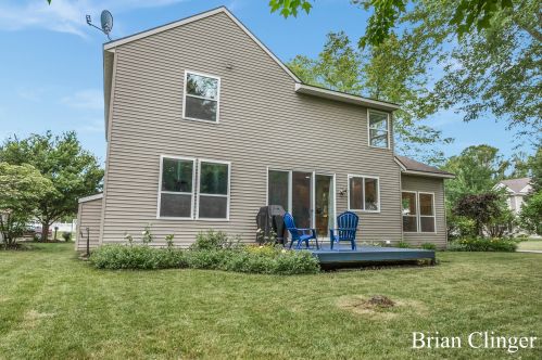 5412 Heathwood, Grand Rapids MI 49512-9514 exterior