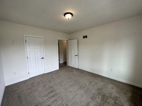 180 Houston Ave, Meskegon MI 49441-1950 exterior