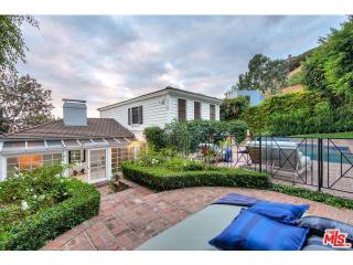 1455 Belfast Dr, Los Angeles CA  90069-1327 exterior