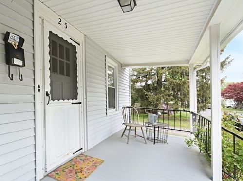 25 Geneva St, Worcester, MA 01602-4303