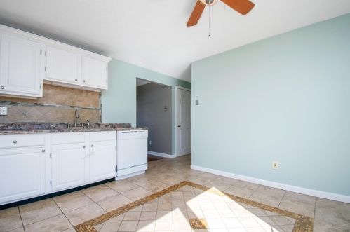 75 Glenmore St, Springfield MA 01129-1067 exterior