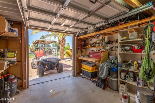 8936 Lakeview Dr, Chandler AZ 85248-6917 exterior