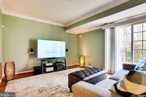 5674 Independence Cir, Alexandria VA 22312-2663 exterior