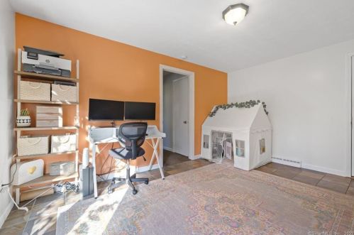 87 Thorpe Ave, Meriden CT 06450-4843 exterior