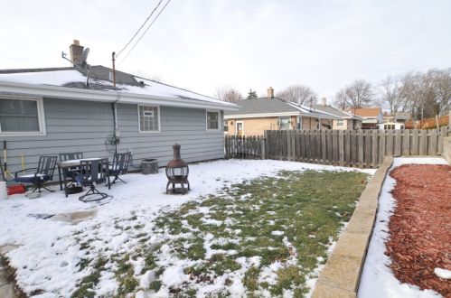 3028 94, Milwaukee WI 53227-3611 exterior