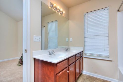 2241 Capella Cir, Atlanta GA  30331-3864 exterior