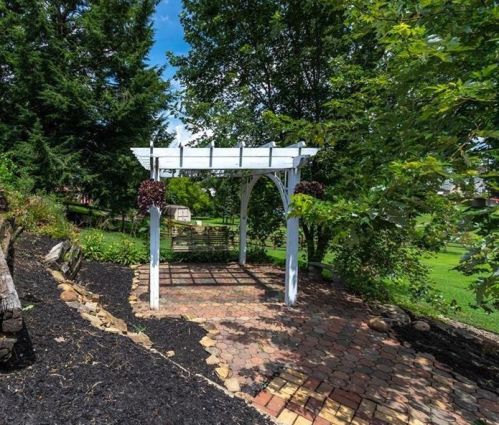 1265 Chestnut St, Monaca PA 15061-1042 exterior