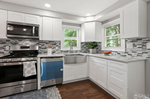 26 Fern St, Edison NJ  08817-4206 exterior