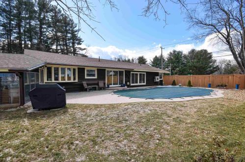 214 Dover Point Rd, Dover NH 03820-4635 exterior