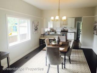 5263 69th Ave, Portland OR  97206-4543 exterior