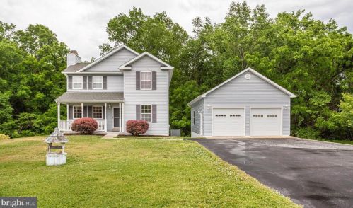 1911 Quiet Meadows Ct, Huntingtown, MD 20639-2525