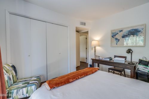 840 Placita Del Mirador, Tucson AZ  85718-1957 exterior