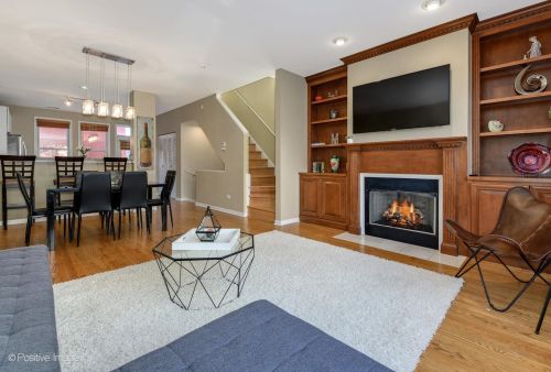 1010 Crosby St, Chicago IL 60610-2405 exterior