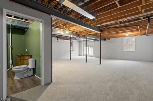 46 Morgan Dr, Sparta NJ 07871-3567 exterior