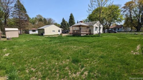 32360 Donnelly St, Garden City MI  48135-3207 exterior