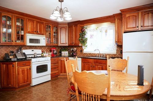 61 Spring St, Torrington, CT 06790-4712