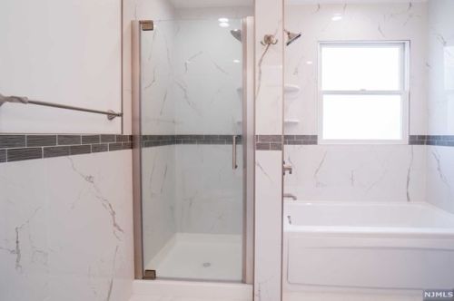 428 Aurora Ave, Cliffside Park NJ 07010-2133 exterior