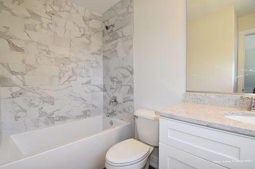 385 Berkley Ave, Elmhurst IL 60126-3167 exterior