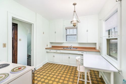 416 21 Ave, Duluth MN 55806-1626 exterior