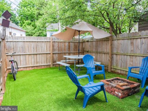 27 Old Dorwart St, Lancaster PA  17603-3647 exterior