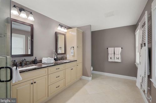 1008 Kimberwicke Rd, Mc Lean VA 22102-1328 exterior