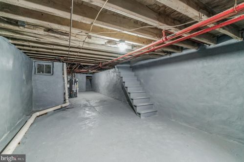 4035 8th St, Philadelphia PA  19140-2233 exterior