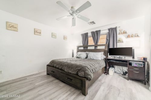 7646 Coleville St, Tucson AZ 85746-2512 exterior