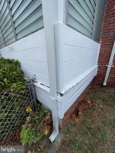 716 Croissant Pl, Washington DC 20019-2212 exterior