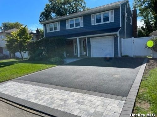 1280 America Ave, Babylon, NY 11704-4036