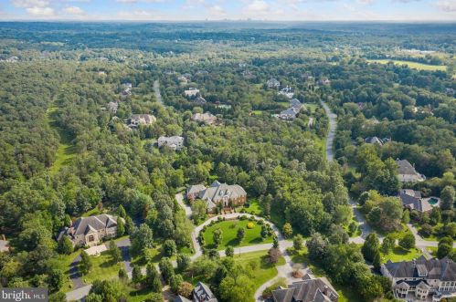 11720 Centurion Way, Rockville MD 20854-6420 exterior