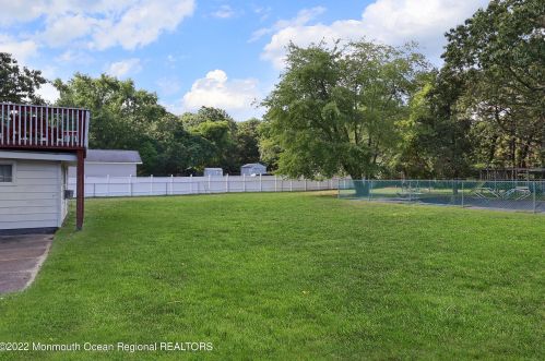 2 Berkshire Ct, Jackson Twp NJ 08527-2409 exterior