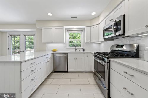 11133 Cedarwood Dr, Rockville MD 20852-3415 exterior