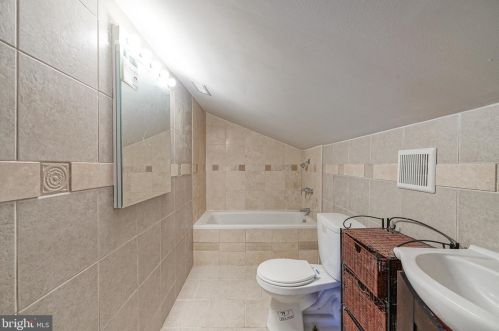 15 Pne St, Camden NJ 08103-3353 exterior