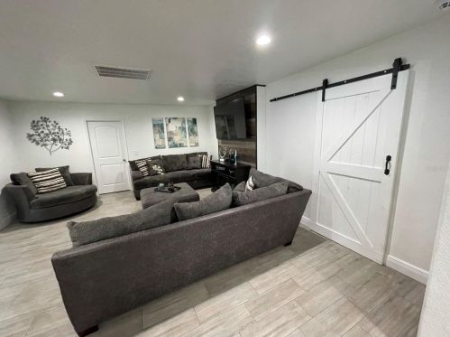 7019 Blossom Ave, Tampa FL 33614-3137 exterior