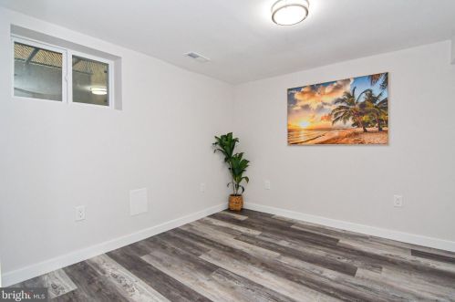 2911 17th St, Washington DC  20018-1825 exterior