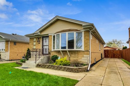 7123 Sunnyside Ave, Chicago, IL 60706-4720