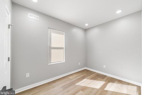 3734 Dungan St, Philadelphia PA  19124-5524 exterior