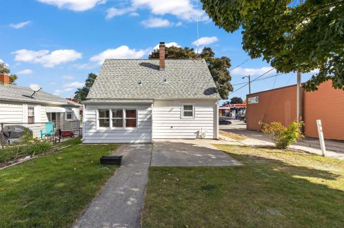 3057 35, Milwaukee WI 53215-4126 exterior