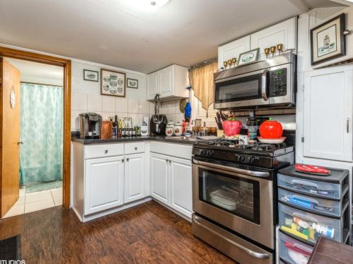 5713 Giddings St, Chicago IL 60630-3106 exterior