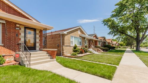 3626 81st St, Chicago, IL 60652-2422