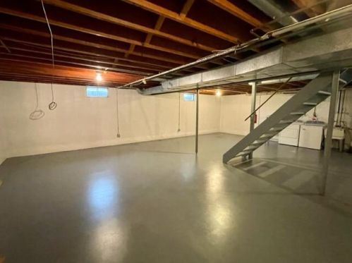 6154 Torrington Rd, Kalamazoo MI 49009-8046 exterior