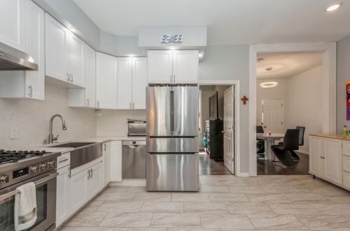 915 18th St, Union City, NJ 07087-2005