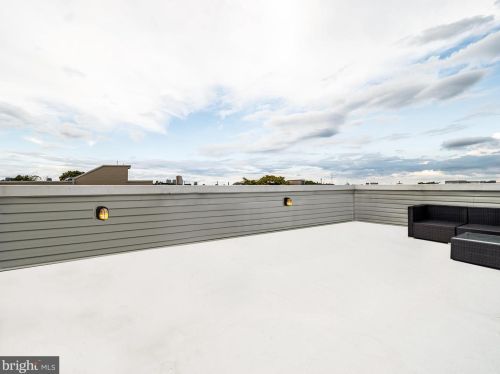 1914 6 St, Philadelphia PA 19148-2400 exterior