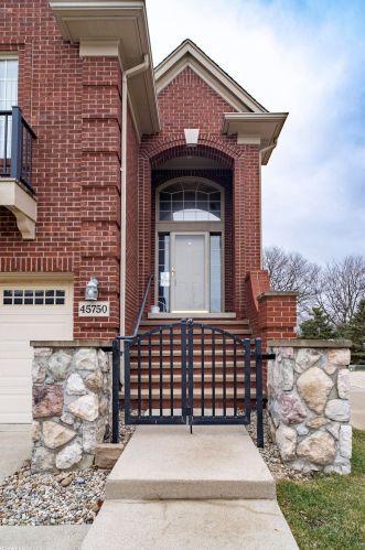 45750 Dutton Dr, Macomb Township, MI 48044-4089