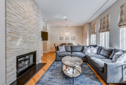 716 Orleans St, Chicago IL  60610-5017 exterior