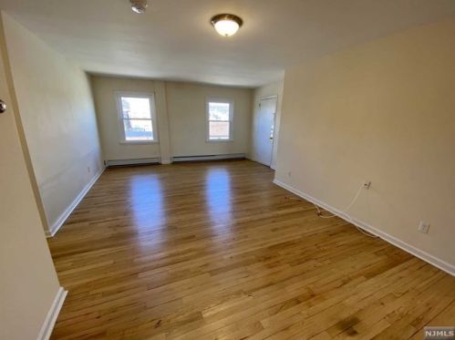 97 Walnut St, Montclair NJ  07042-4038 exterior