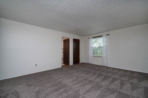 604 Meade Dr, Moon Twp PA 15108-9668 exterior